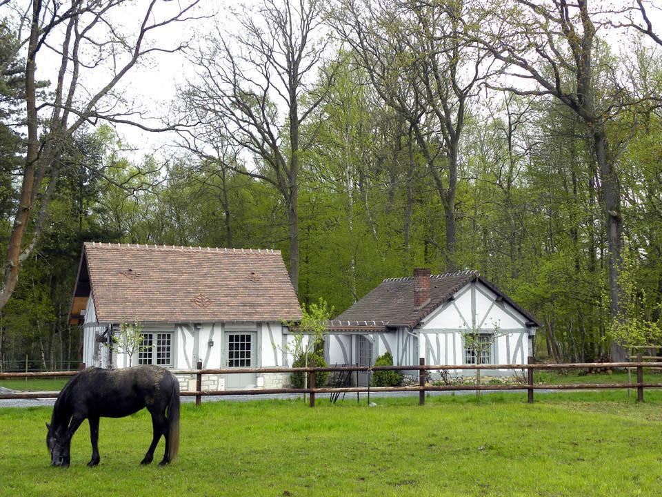 Domaine Du Vertbois La Haye-du-Theil 外观 照片