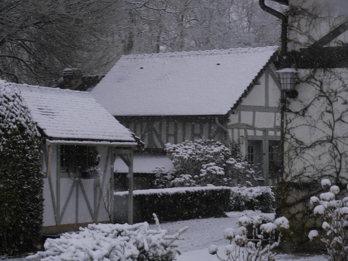 Domaine Du Vertbois La Haye-du-Theil 外观 照片