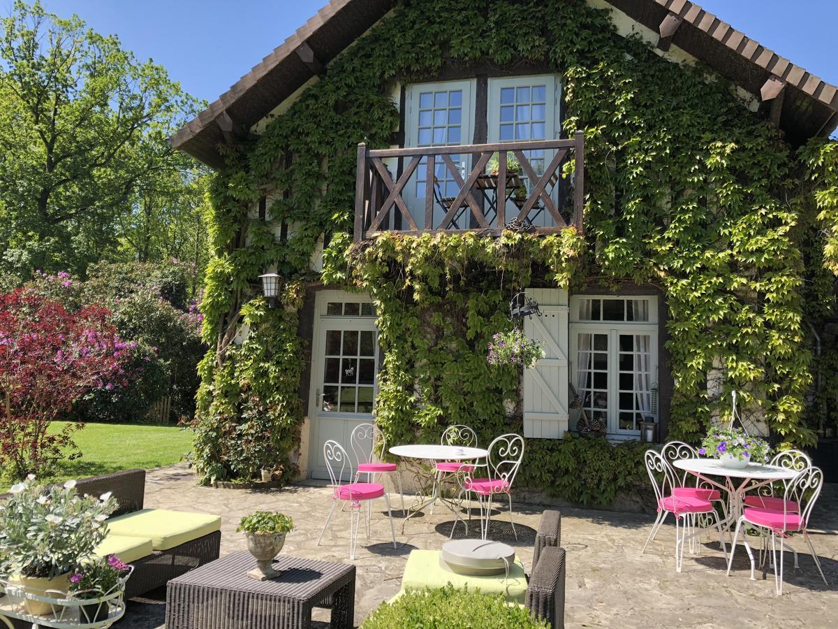 Domaine Du Vertbois La Haye-du-Theil 外观 照片